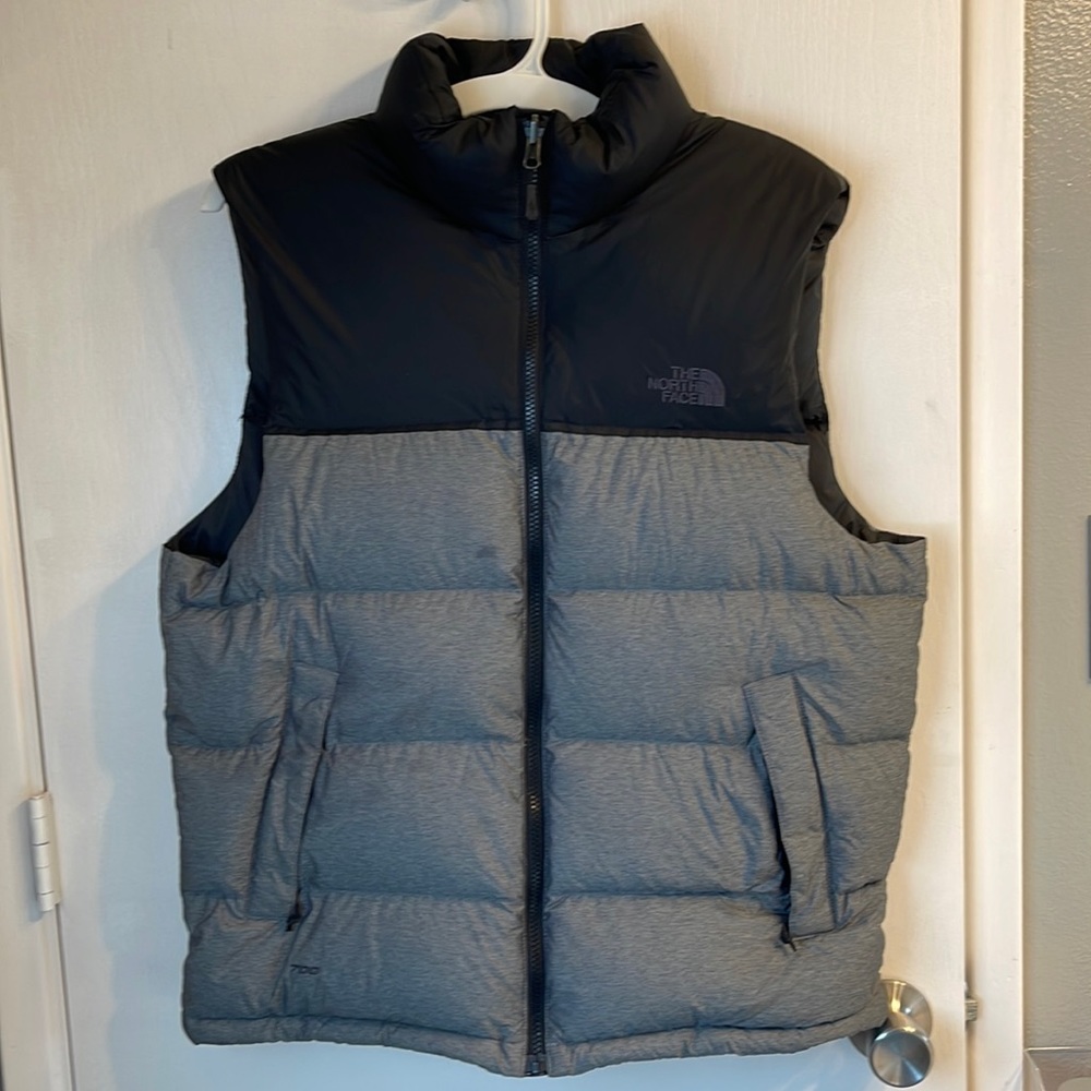 Men’s North Face puffer vest, size M